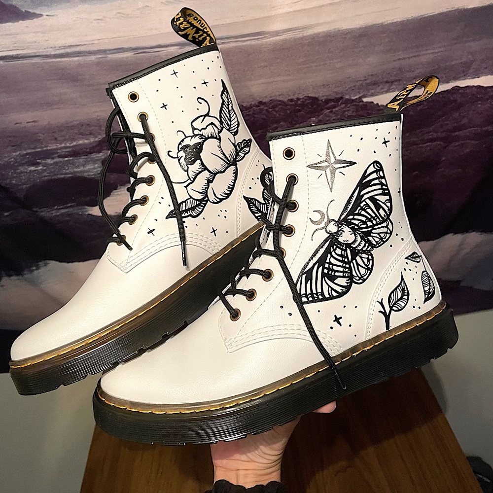 HAND PAINTED AIR WAIR DR MARTENS